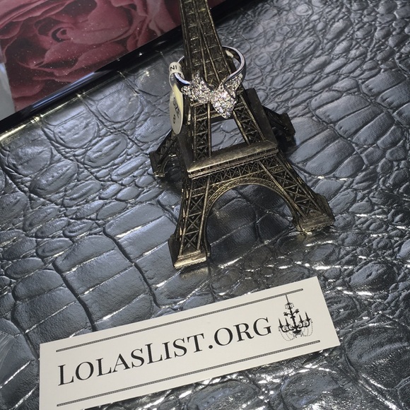 Bow Sterling Silver Ring - Picture 2 of 3